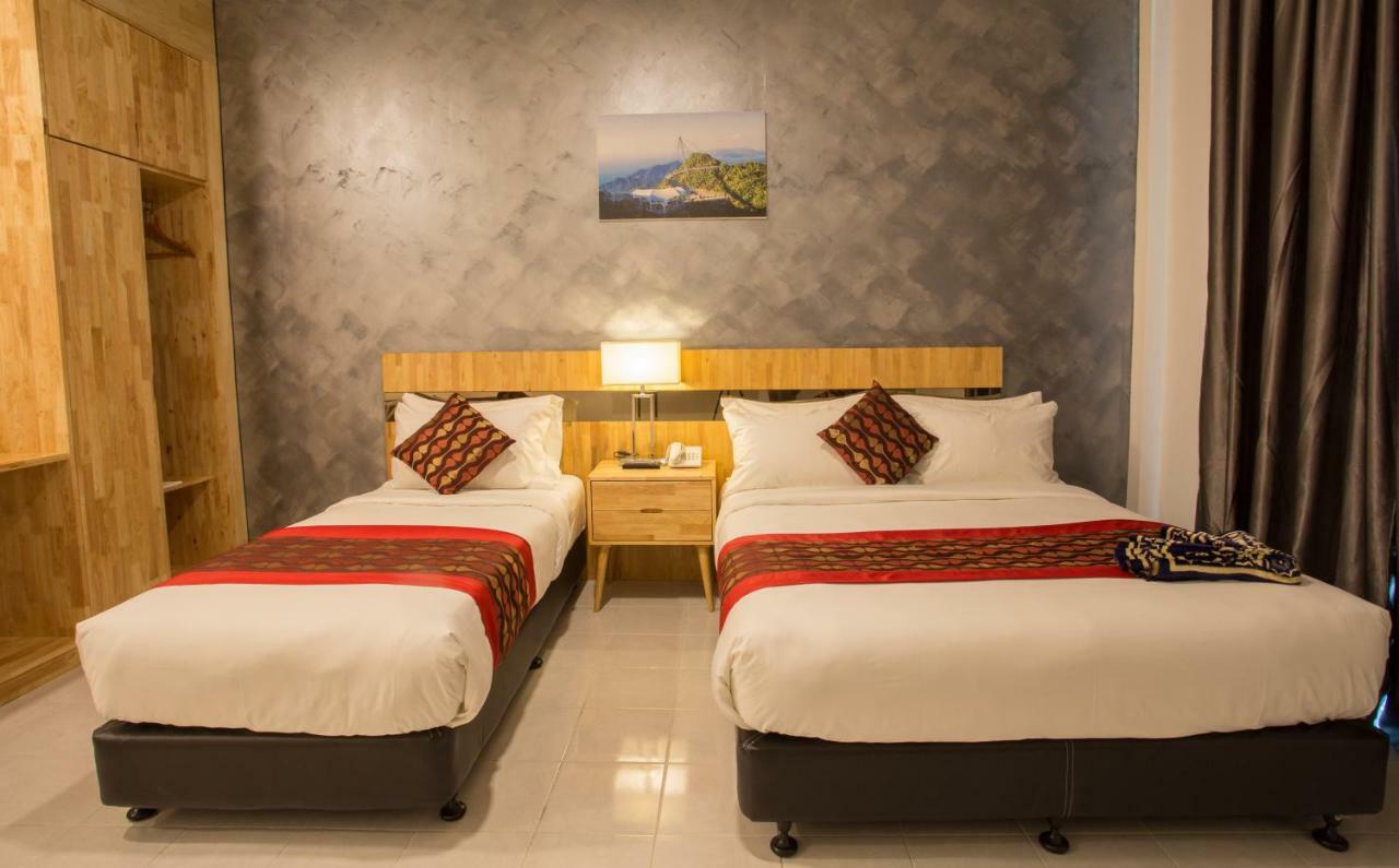 Adya Hotel Chenang Pantai Cenang  Bagian luar foto