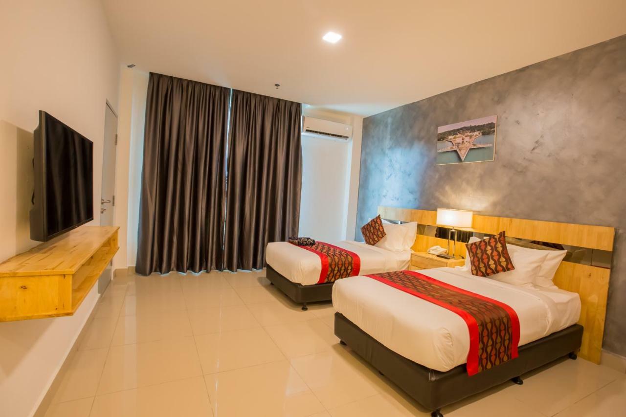 Adya Hotel Chenang Pantai Cenang  Bagian luar foto