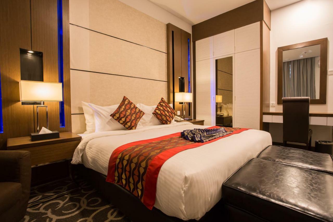 Adya Hotel Chenang Pantai Cenang  Bagian luar foto